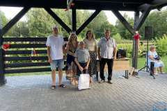 08-2023-turnus-rehabilitacyjny-debowa-gora-wreczenie-upominkow-06