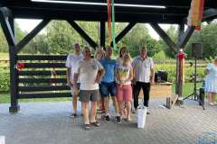 08-2023-turnus-rehabilitacyjny-debowa-gora-wreczenie-upominkow-10